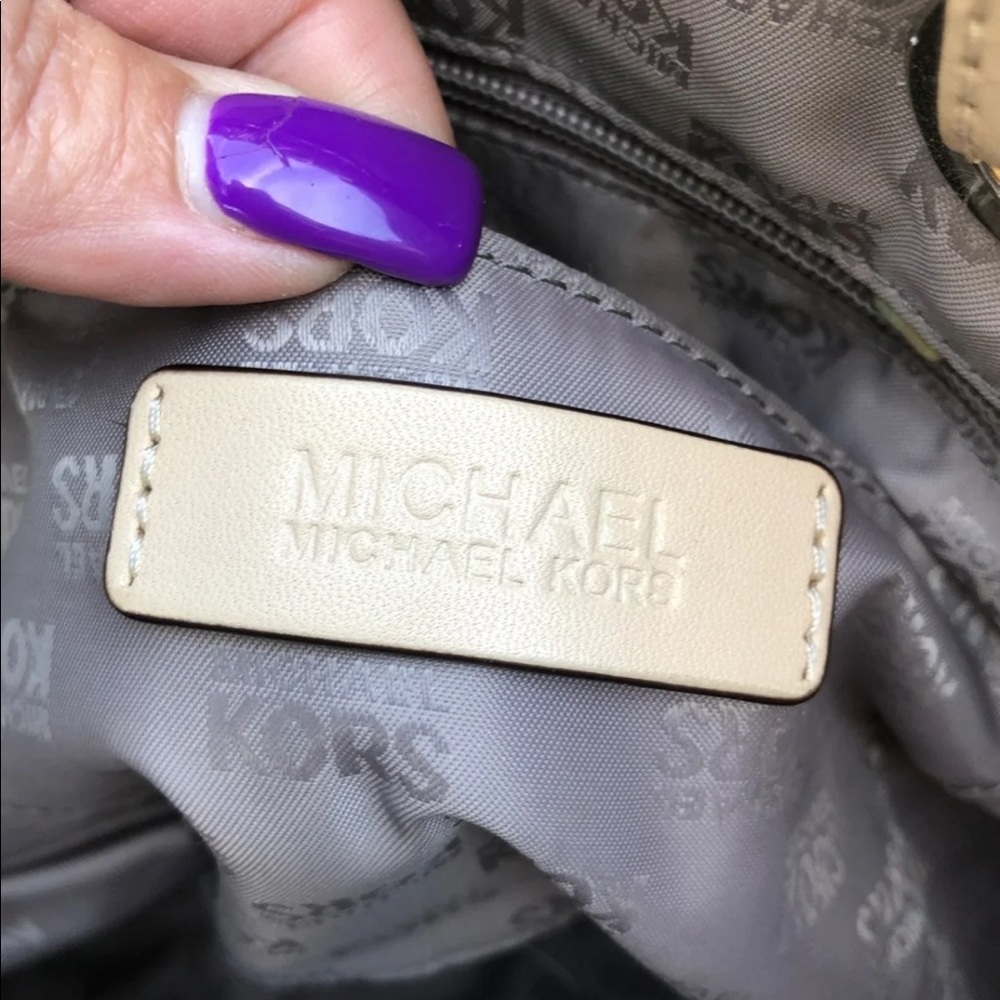 Beautiful LARGE MK BAG - Picture 4 of 6